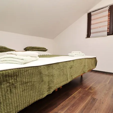 Karbuni By The Sea *