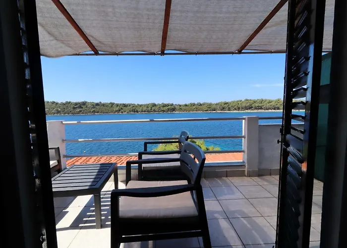 Karbuni By The Sea