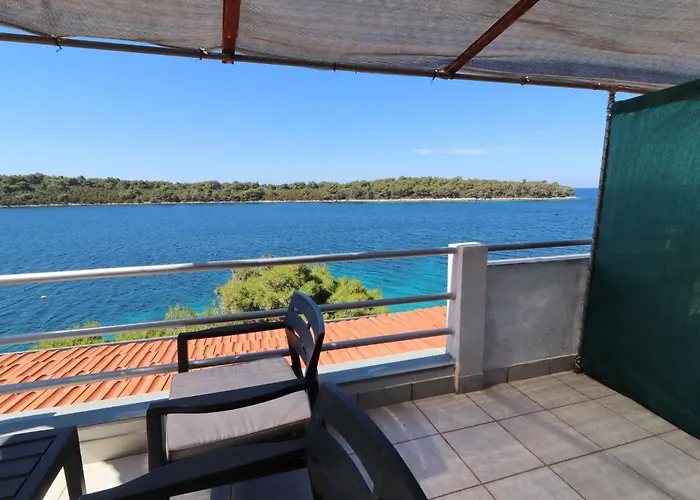 Karbuni By The Sea Blato (Korcula)