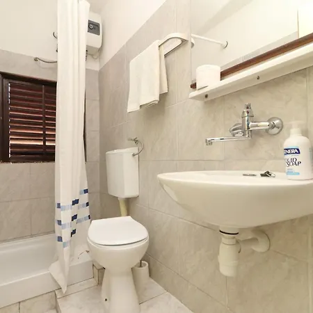 Apartman Karbuni By The Sea