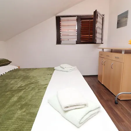 Apartment Karbuni By The Sea