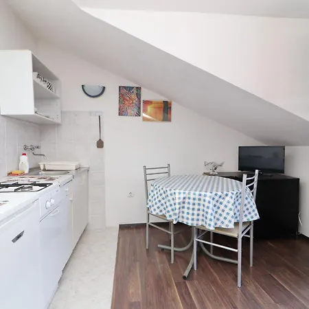 Karbuni By The Sea * Blato (Korcula)