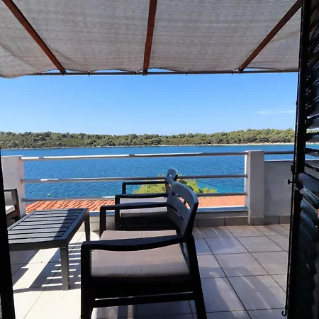 Karbuni By The Sea