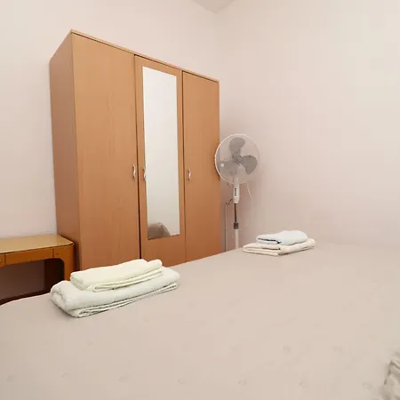 Karbuni By The Sea Apartment *