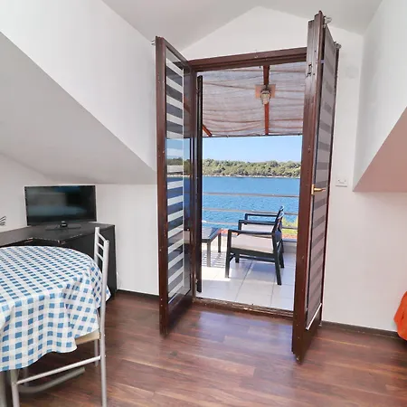 Apartment Karbuni By The Sea *